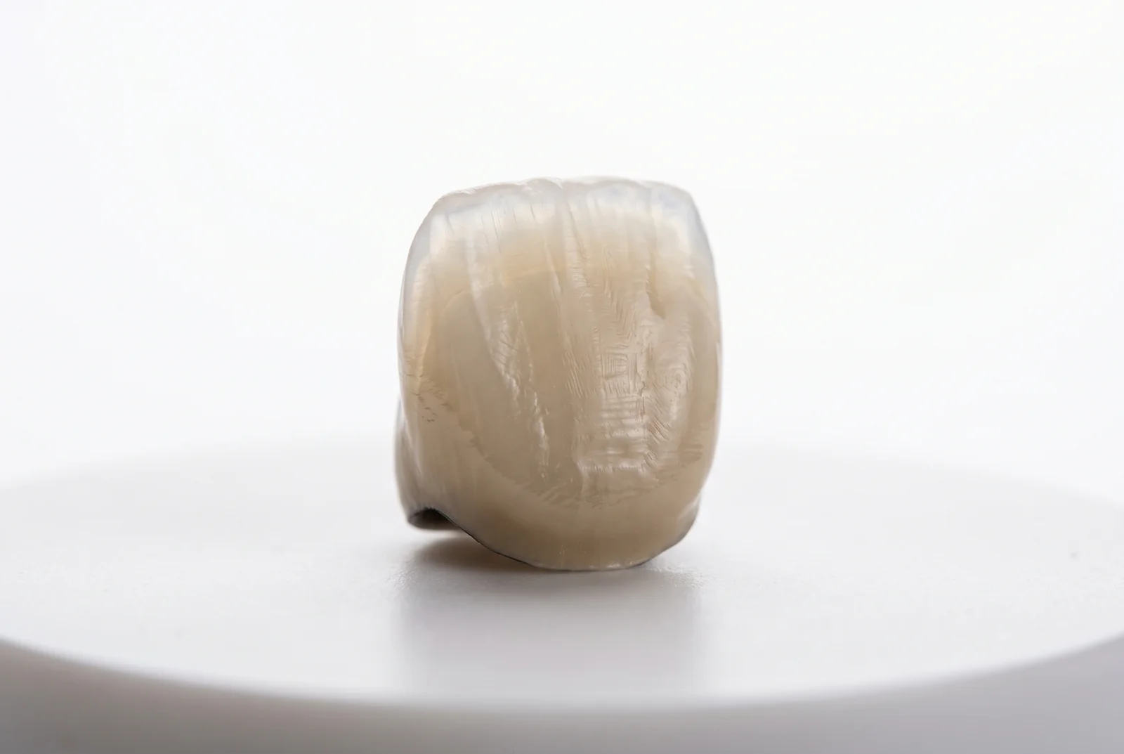Diferenta coroana zirconiu vs ceramica: Ce trebuie sa stii